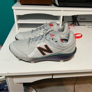 New Balance SMVELOv2 Limited Edition Women's Fastpitch Softball Metal Cleats